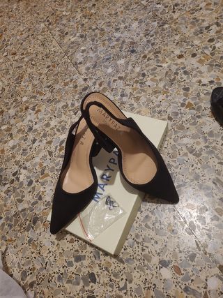 Zapatos de salon. Tacon bajo