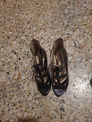 Zapatos de fiesta. Tacón 