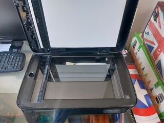 HP Officejet 3833 con regalo 2 cartuchos color.