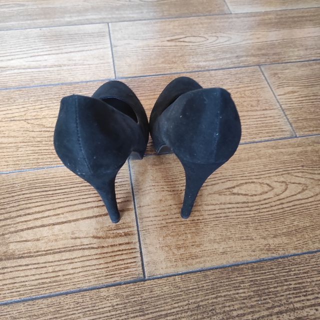 Sapatos tamanho 35 preço 3€