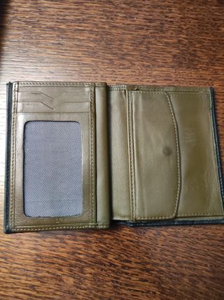 Cartera vertical para hombre marca Pielnoble