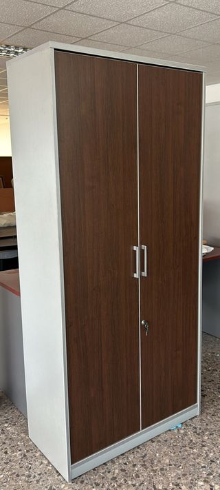 Armario alto oficina (3 Uds disponibles)