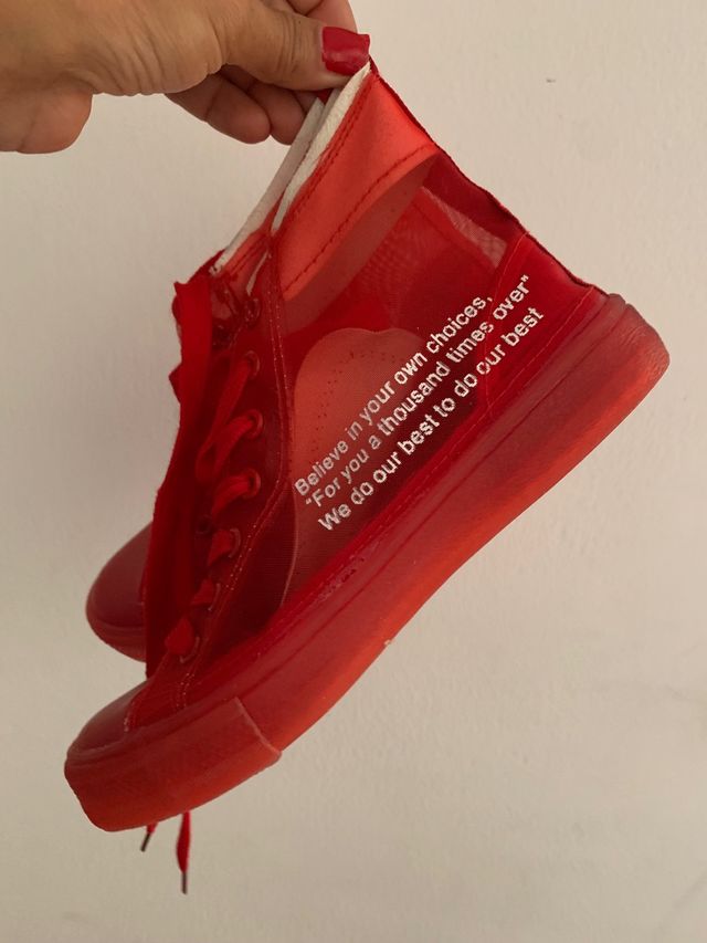 scarpe sportive rosse