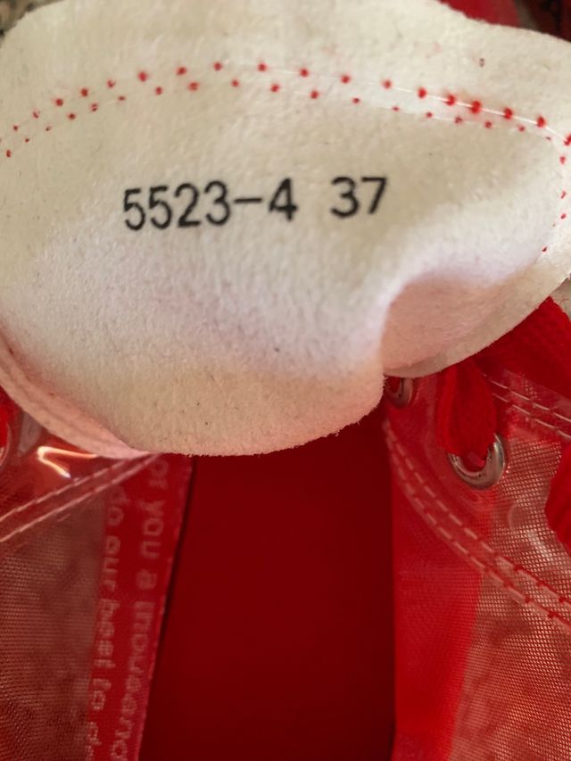 scarpe sportive rosse