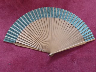 2 ventagli antichi. Grande: 30 cm