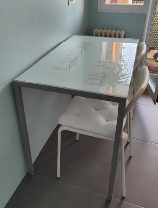 Mesa de acero para la cocina