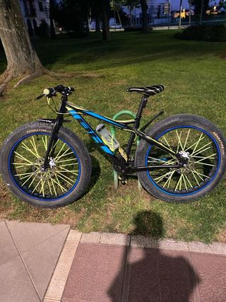 Bicicleta fat bike BH talla L.