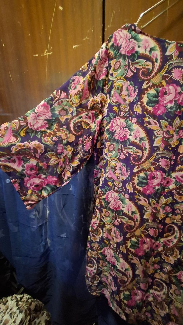 VESTIDO midi estampado de colores y morado, otoño