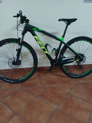 Bicicleta de montaña carbono