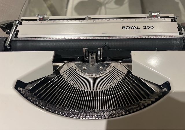 Maquina de escribir Royal 200