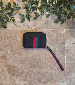 Monedero negro de cremallera pequeño