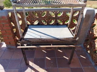 Barbacoa con manivela