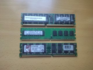 3 x memorias RAM DDR 512MB y 2GB