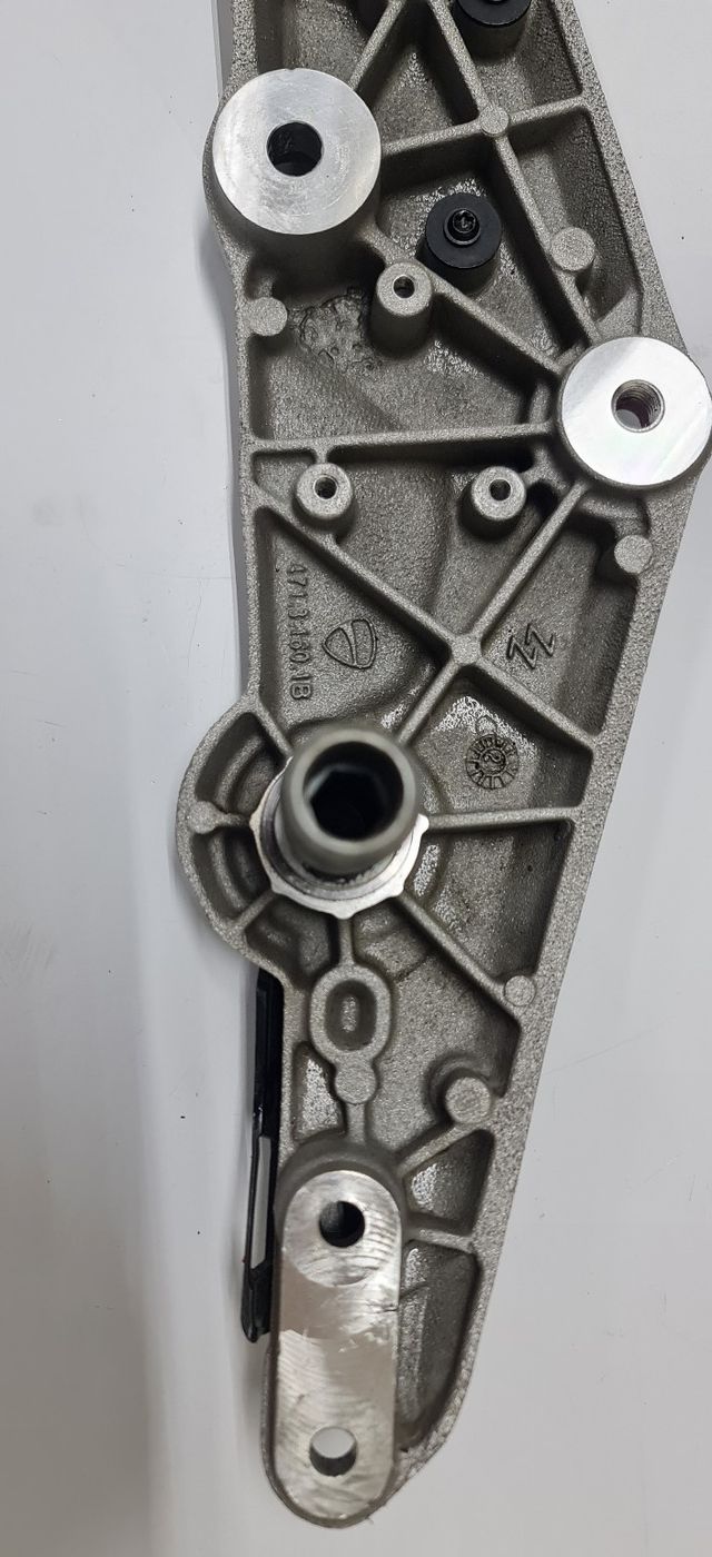 SOPORTE LATERAL SUB CHASIS TRASERO DUCATI