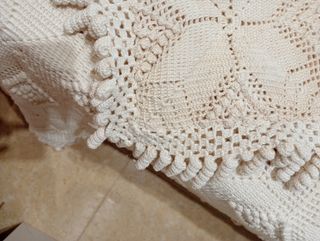 Preciosa colcha echa a ganchillo con bue