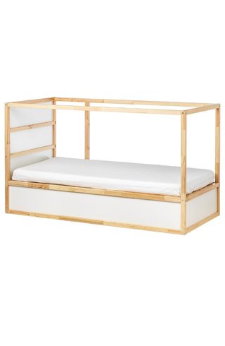 Litera kura, de ikea. Sólo venta en persona.