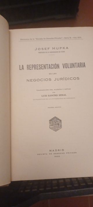 Lote de libros de Derecho Notarial