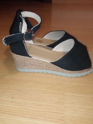 Cuñas negras talla 35