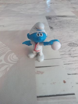 Figura Pitufo jugando al beisbol 