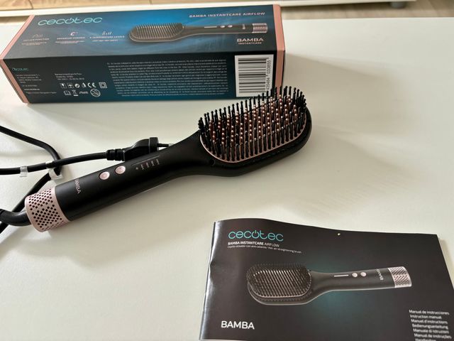 Cepillo alisador con función de aire Cecotec