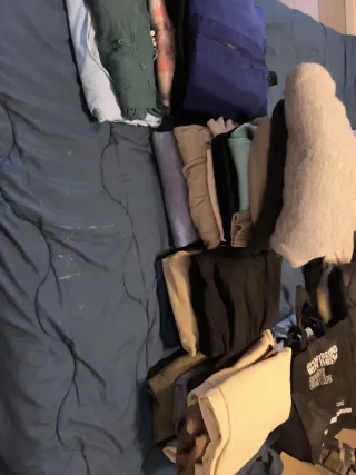 Lote de mas de 20 prendas de ropa mujer+ converse