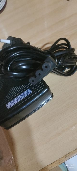 Pedal eléctrico para máquina de coser