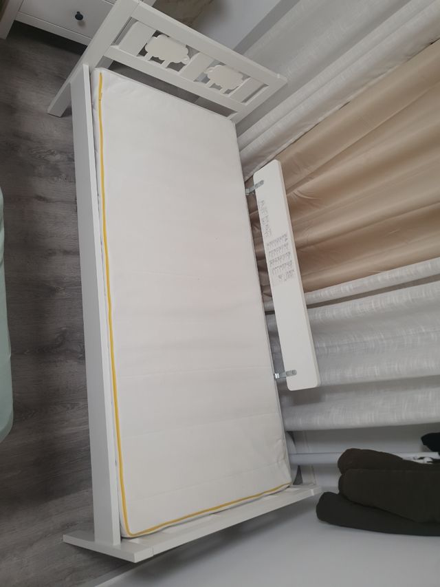 Vendo cama niñ@s en buen estado con colchon