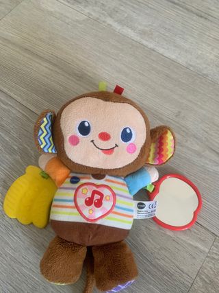 Alfombra y juguetes bebe
