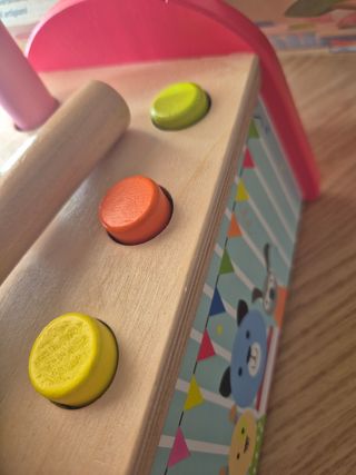 Juego madera banco con martillo +1 año