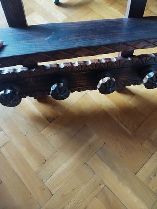 Perchero de madera hecho a mano