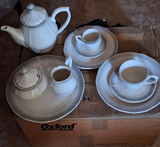 Vajilla porcelana nueva. Sin estrenar