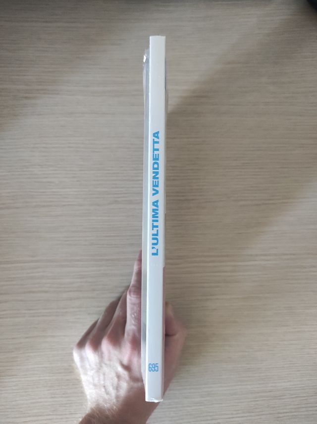 Tex 695 + albo figurine, sigillato