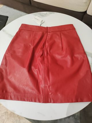2 Faldas de cuero talla 32 Stradivarius 
