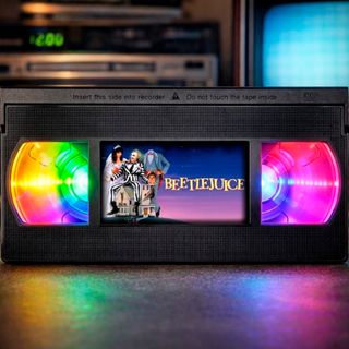 LÁMPARA BITELCHUS VHS LED MULTICOLOR
