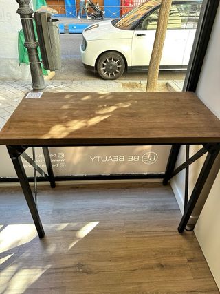 Mesa de escritorio o para manicura