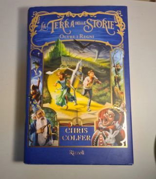 Libri set terra delle storie Chris Colfer