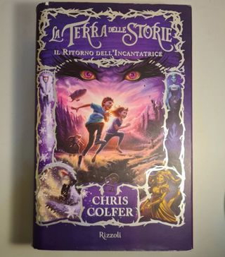 Libri set terra delle storie Chris Colfer