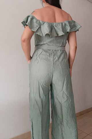 Mono palazzo con cinturón