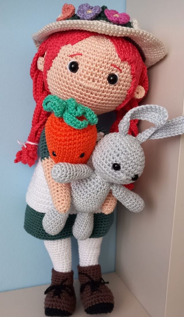 Muñeca amigurumi