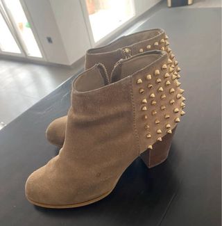 Botines tachuelas