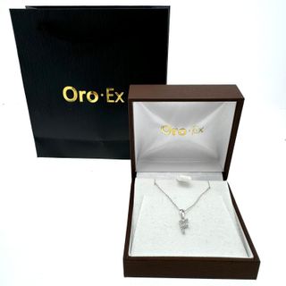 LETRA " F " ORO BLANCO 18 KT Y DIAMANTES + CADENA