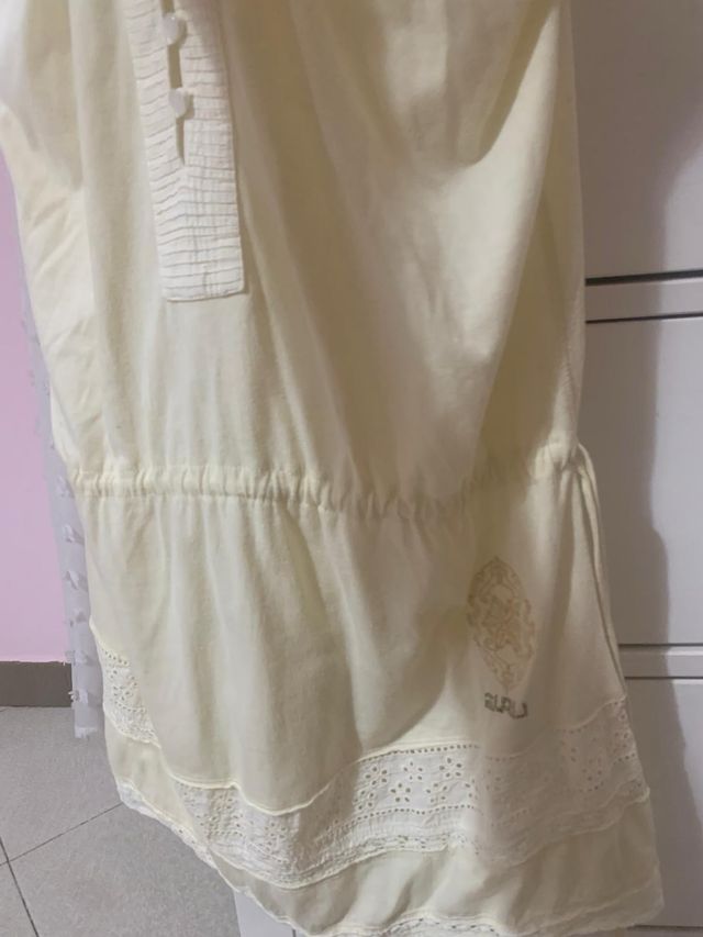 Vestito color panna di Guru