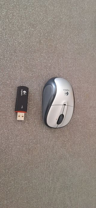 Ratón inalámbrico Logitech