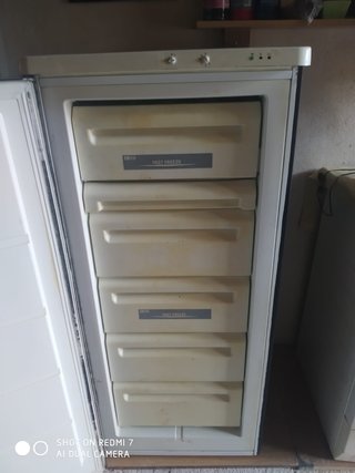 Congelador vertical ZANUSSI