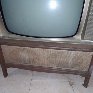 Antiguo televisor Zenith de 1965