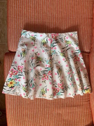 Falda de flores de El Corte Inglés