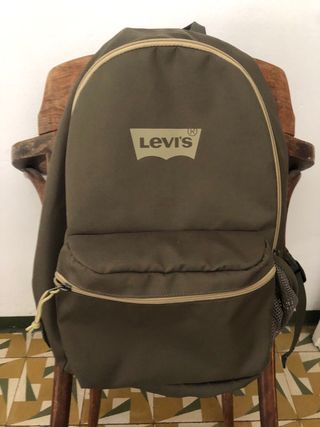 Mochila levis nueva