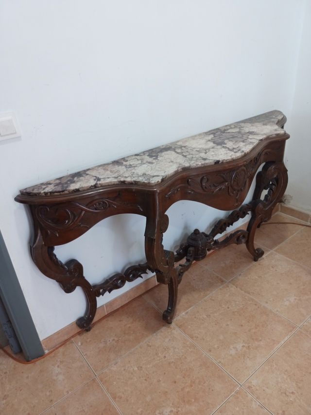 Consola isabelina talla madera y marmol