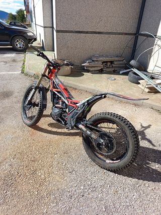 Moto trial vertigo 125cc replica busto año 2021