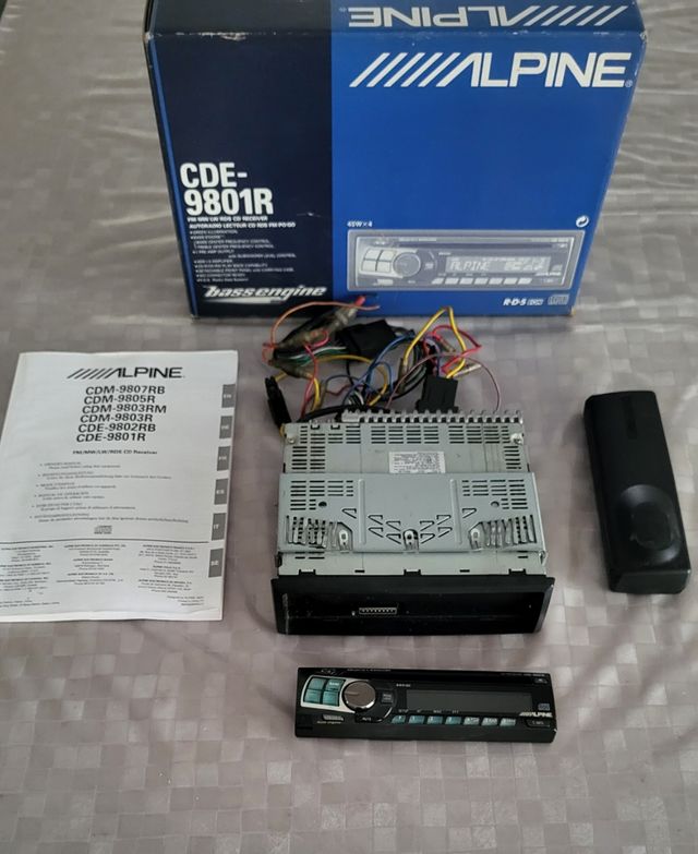 Autoradio Alpine professionale 45v x 4